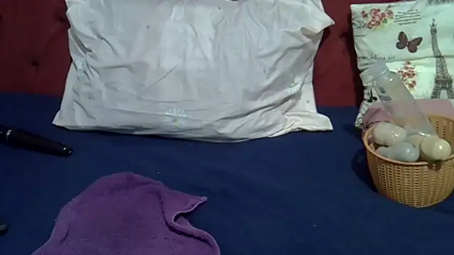 Queenleahx online show from 06/10/26, 06:23