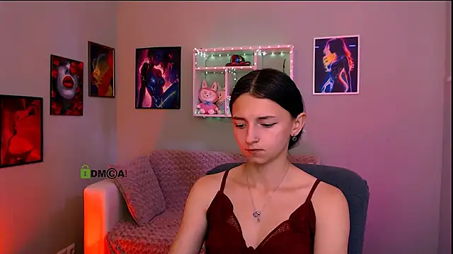 caroline honeyy online show from 06/16/26, 09:45