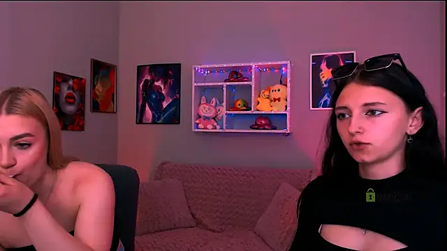 caroline honeyy online show from 06/17/26, 09:34