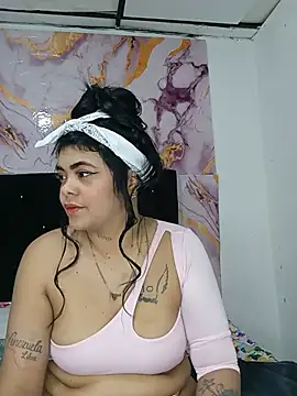Snapshot of luxuryluna chatting on 05/22/26, 10:59 luxuryluna online show from 05/22/26, 10:59