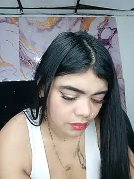 Snapshot of luxuryluna chatting on 06/10/26, 12:44 luxuryluna online show from 06/10/26, 12:44