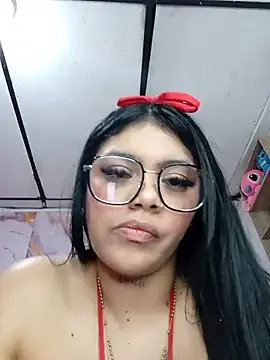 Snapshot of luxuryluna chatting on 06/25/26, 12:32 luxuryluna online show from 06/25/26, 12:32