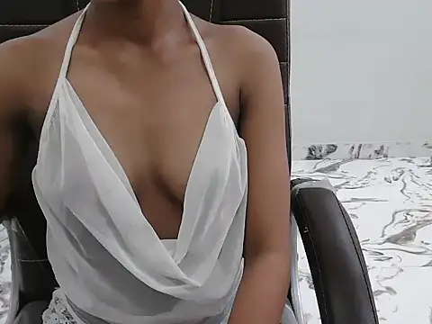 lovelyshaski online show from 07/18/26, 04:16