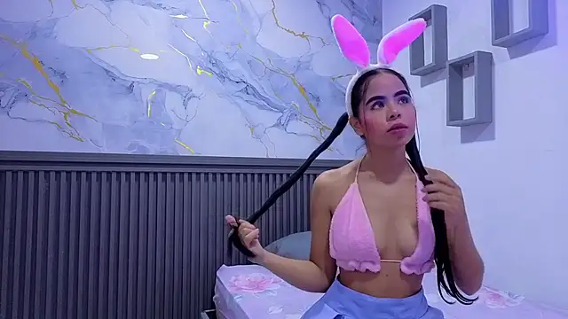 emiliana duque online show from 05/17/26, 09:33