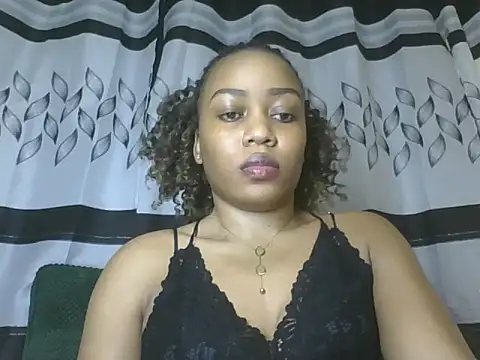 Snapshot of Flora_Fantasy chatting on 07/04/26, 11:49 Flora Fantasy online show from 07/04/26, 11:49