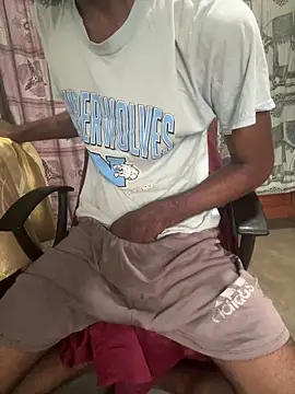 Snapshot of Inuchethi chatting on 12/13/24, 10:51 Inuchethi online show from 12/13/24, 10:51