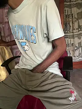 Snapshot of Inuchethi chatting on 01/15/25, 11:21 Inuchethi online show from 01/15/25, 11:21