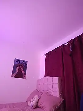 paariiss  online show from 06/02/26, 12:01