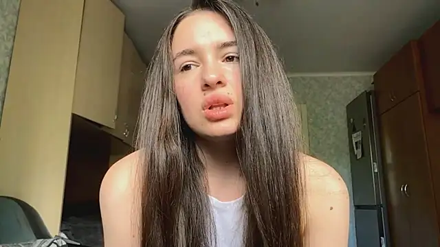 Snapshot of CarolineRu chatting on 05/29/26, 10:35 CarolineRu online show from 05/29/26, 10:35
