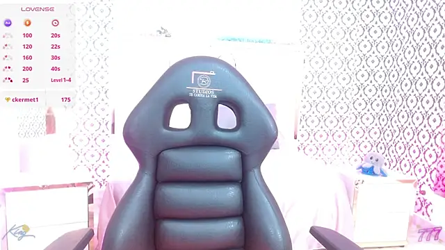 Snapshot of fiory_tay chatting on 05/28/26, 07:00 fiory tay online show from 05/28/26, 07:00