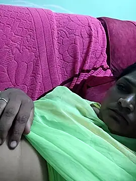 Snapshot of mynatamil143 chatting on 05/29/26, 04:54 mynatamil143 online show from 05/29/26, 04:54