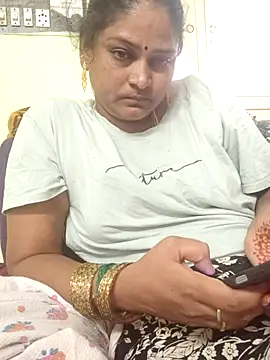 Snapshot of mynatamil143 chatting on 07/05/26, 04:41 mynatamil143 online show from 07/05/26, 04:41
