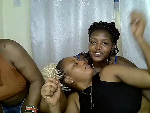 Lorainebabes online show from 06/06/26, 02:27