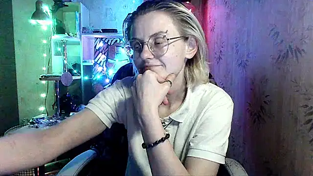   Freya    online show from 05/18/26, 10:04