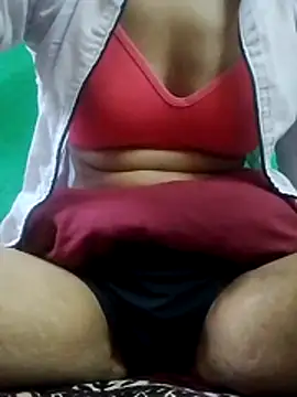 Snapshot of Hashmukhi12 chatting on 05/17/26, 04:32 Hashmukhi12 online show from 05/17/26, 04:32