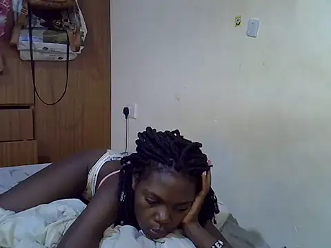 Snapshot of cute_tamara09 chatting on 06/17/26, 11:23 cute tamara09 online show from 06/17/26, 11:23