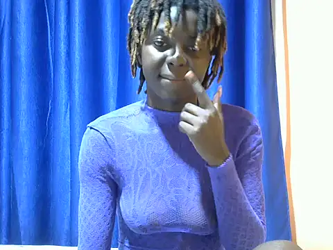 Snapshot of dolly_lioness chatting on 07/17/26, 04:12 dolly lioness online show from 07/17/26, 04:12