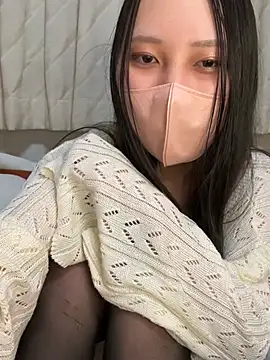 Snapshot of hina_111 chatting on 06/11/26, 02:26 hina 111 online show from 06/11/26, 02:26