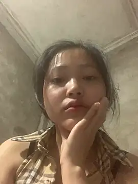 Snapshot of hinami-lo chatting on 05/19/26, 08:31 hinami-lo online show from 05/19/26, 08:31