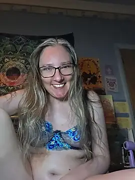 Snapshot of Izzylove47 chatting on 06/23/26, 09:35 Izzylove47 online show from 06/23/26, 09:35