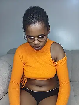 Snapshot of softglamqueen chatting on 06/30/26, 03:29 softglamqueen online show from 06/30/26, 03:29