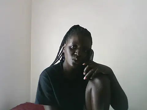 Snapshot of LatishLava chatting on 06/20/26, 04:21 LatishLava online show from 06/20/26, 04:21