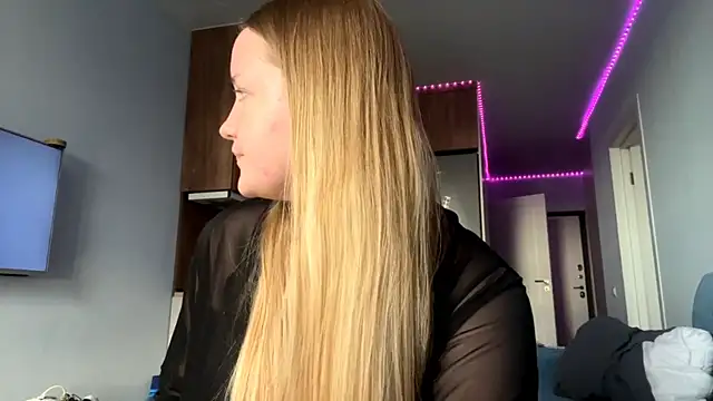 Snapshot of Lisi_Kiss_ chatting on 05/28/26, 04:59 Lisi Kiss online show from 05/28/26, 04:59