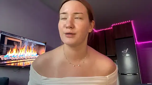 Snapshot of Lisi_Kiss_ chatting on 06/04/26, 06:14 Lisi Kiss online show from 06/04/26, 06:14