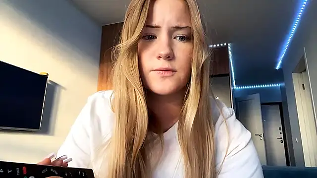Snapshot of Lisi_Kiss_ chatting on 06/07/26, 05:06 Lisi Kiss online show from 06/07/26, 05:06