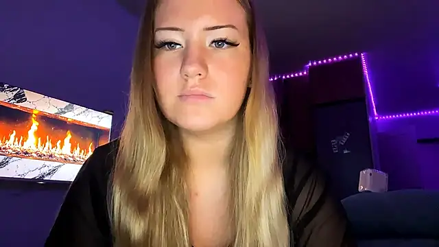Snapshot of Lisi_Kiss_ chatting on 06/12/26, 06:51 Lisi Kiss online show from 06/12/26, 06:51
