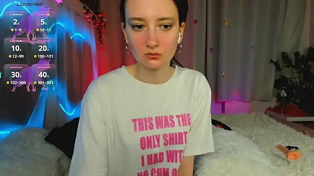 SummerLilaa online show from 06/04/26, 01:28