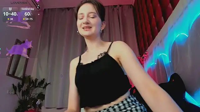 SummerLilaa online show from 06/08/26, 01:33