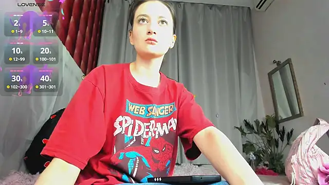 SummerLilaa online show from 06/10/26, 04:56