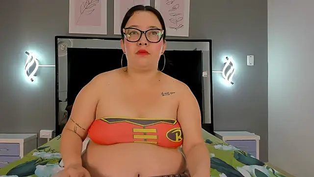zoe curvyy online show from 06/19/26, 12:09