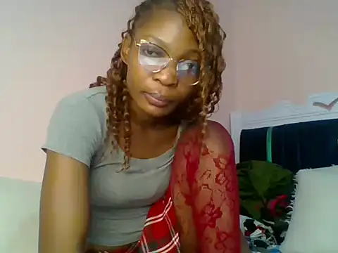 Snapshot of Ariana254 chatting on 05/30/26, 08:17 Ariana254 online show from 05/30/26, 08:17