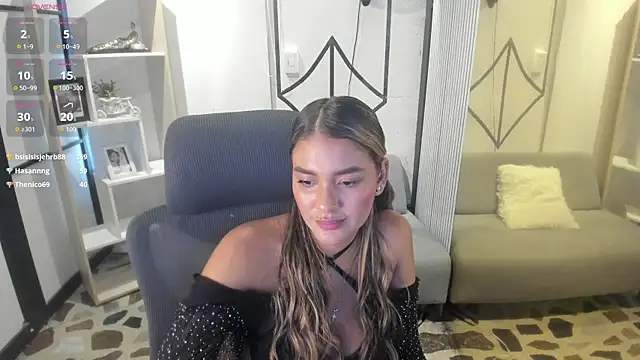 Snapshot of SophieWatson_ chatting on 06/26/26, 04:44 SophieWatson online show from 06/26/26, 04:44