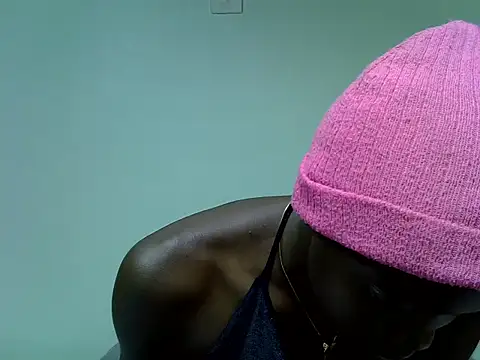 Pretty min online show from 06/21/26, 08:11