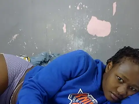 Snapshot of Petite_Ebony10 chatting on 07/05/26, 05:25 Petite Ebony10 online show from 07/05/26, 05:25