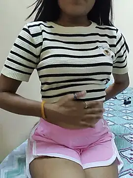 Snapshot of Shanaya_001 chatting on 06/02/26, 10:39 Shanaya 001 online show from 06/02/26, 10:39