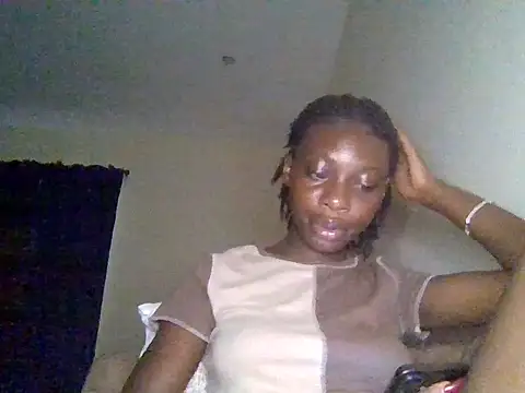 Snapshot of miss_petite0 chatting on 05/26/26, 07:04 miss petite0 online show from 05/26/26, 07:04