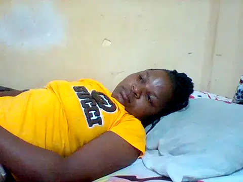 Snapshot of Camilla-Sweets chatting on 06/15/26, 03:53 Camilla-Sweets online show from 06/15/26, 03:53