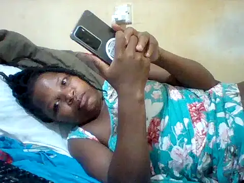 Snapshot of Camilla-Sweets chatting on 06/16/26, 06:16 Camilla-Sweets online show from 06/16/26, 06:16