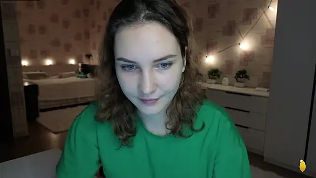 Snapshot of Megan_swiftss chatting on 06/04/26, 06:47 Megan swiftss online show from 06/04/26, 06:47