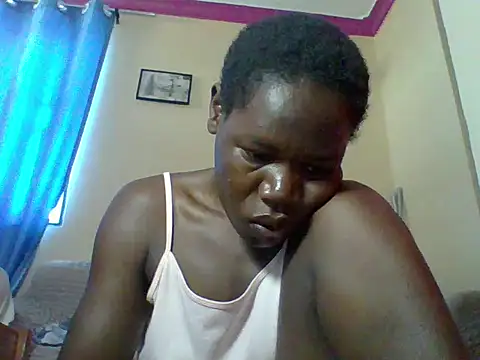 Snapshot of Blacksexyqueen24 chatting on 05/18/26, 05:13 Blacksexyqueen24 online show from 05/18/26, 05:13