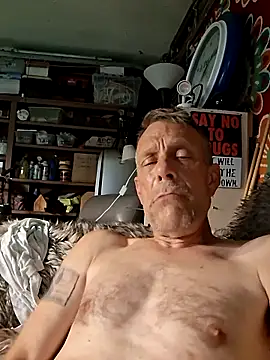 Snapshot of truckdawg2023 chatting on 06/19/26, 05:17 truckdawg2023 online show from 06/19/26, 05:17