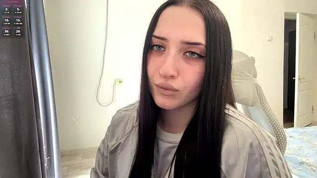 Snapshot of KiraJaydes chatting on 05/22/26, 12:55 KiraJaydes online show from 05/22/26, 12:55
