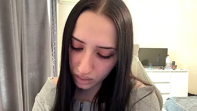 Snapshot of KiraJaydes chatting on 05/26/26, 12:23 KiraJaydes online show from 05/26/26, 12:23