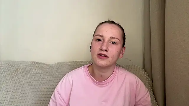 Snapshot of RhondaBessler chatting on 05/19/26, 02:12 RhondaBessler online show from 05/19/26, 02:12