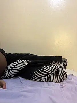 Snapshot of secxy-Petite chatting on 06/01/26, 12:34 secxy-Petite online show from 06/01/26, 12:34