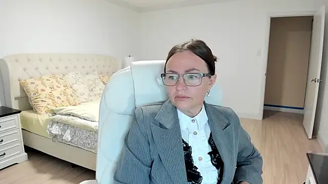 Snapshot of Vika73 chatting on 09/20/25, 11:22 Vika73 online show from 09/20/25, 11:22